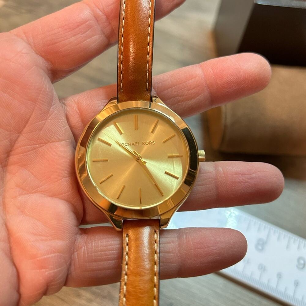 Michael Kors Women’s Double Wrap Watch New in Box!!  Gold face tan leather band - Picture 4 of 15